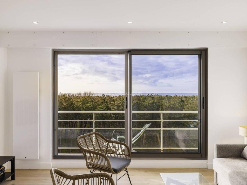 Photo de Studio à deux pas de la plage avec balcon et wifi - FR-1-821-4