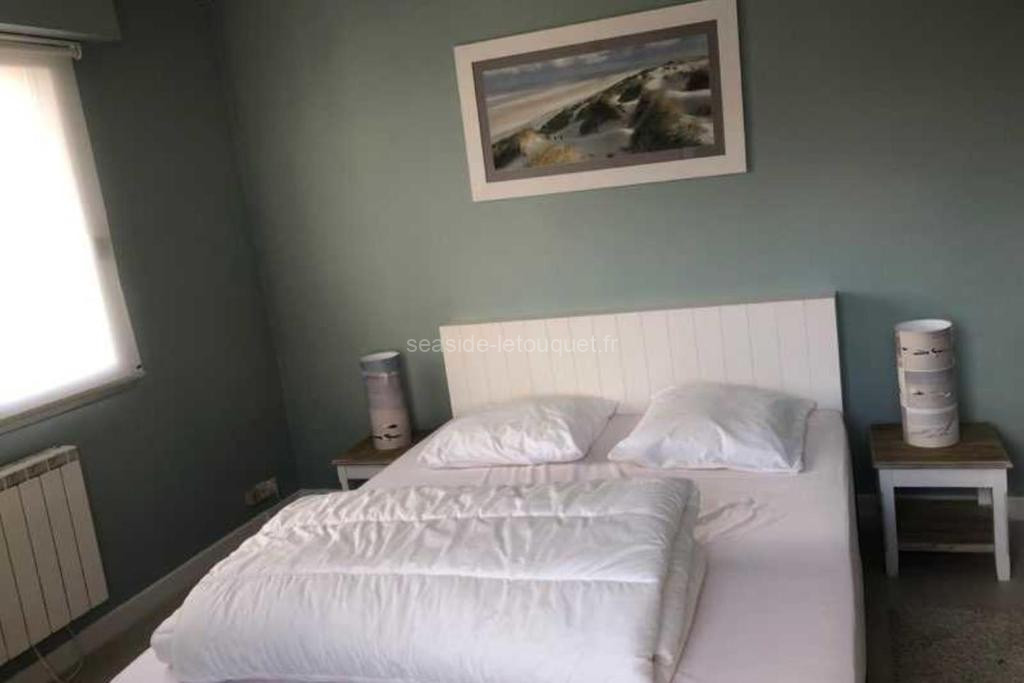 photo de 90m with large terrace near the beach