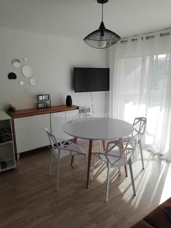Photo de Le Saint Amand, studio cabine, agréable terrasse sud