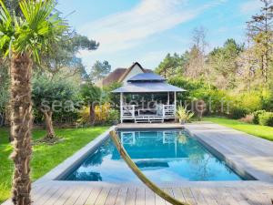 Villa avec piscine au coeur de la forêt à Le Touquet-Paris-Plage